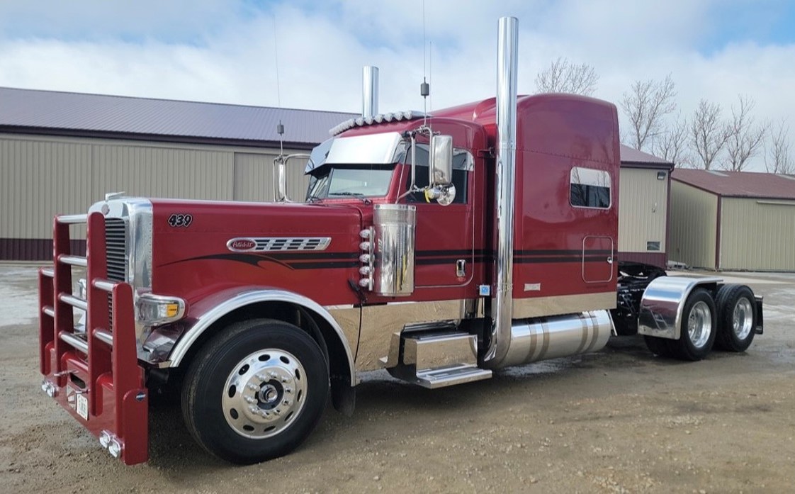 2019 Peterbilt 389 Pride & Class Glider